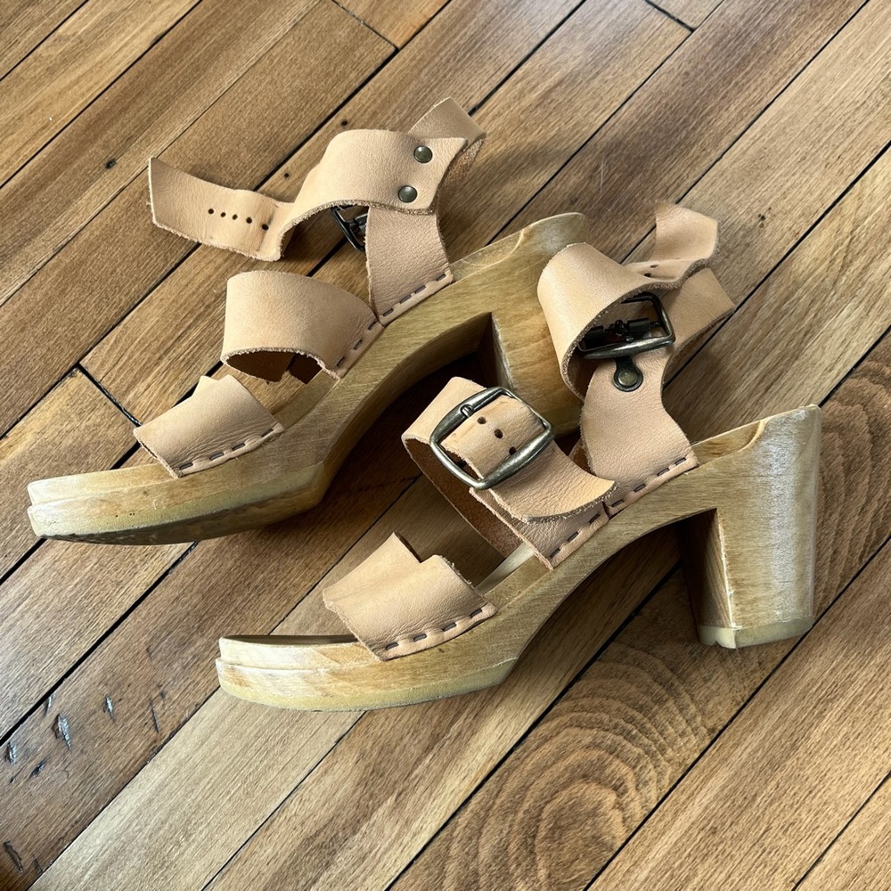 No. 6 Three Strap‎ Leather Clog Sandals, Naked Nude, 37